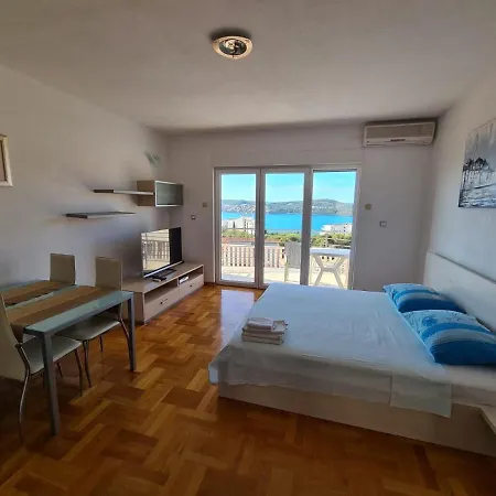Villa Luciana Trogir Exterior photo